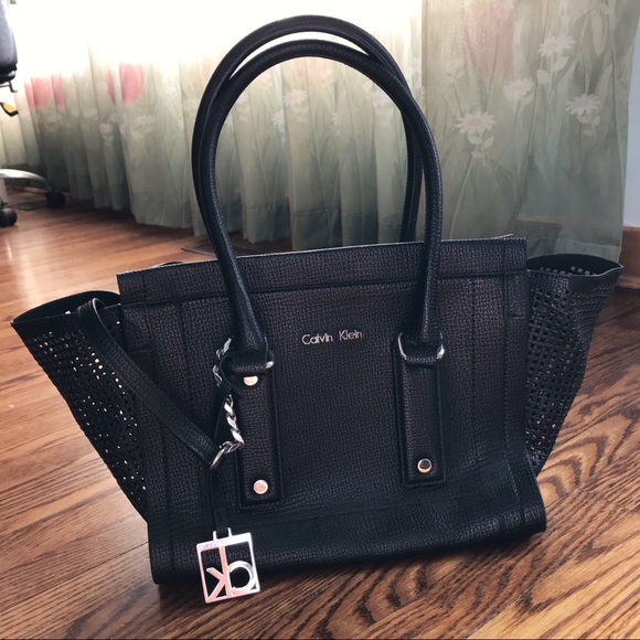 SOLD | Calvin Klein black leather bag/purse - Picture 6 of 9